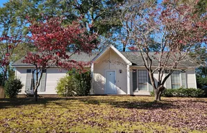 526 Hillcrest Dr