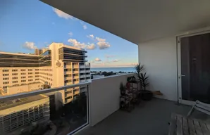 100 Lincoln Rd