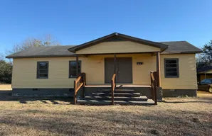 522 James St, Bishopville, SC 29010