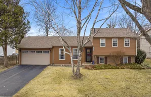 2023 Springside Dr, Naperville, IL 60565
