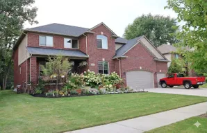 5121 Orchard Crest, Troy, MI 48085