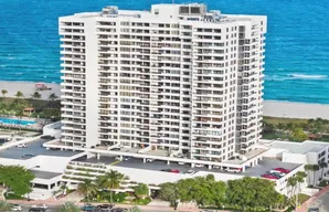 2555 Collins Ave