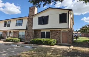923 Vedral Pl