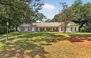 2932 Squire Ln