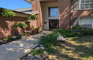 101 Silktree Ct