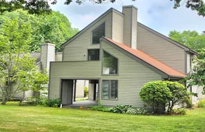 17 Yankee Glen Rd