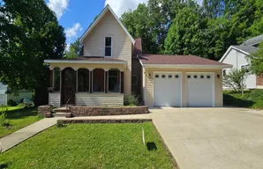 211 Forest St