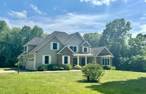 66 Country Ln