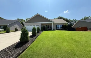 206 Ashwood Ln