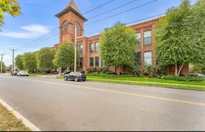 25 Grand St