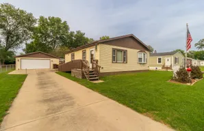 210 E Greenview Ave