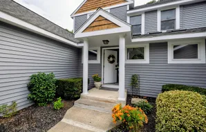 40 Riverwalk Dr